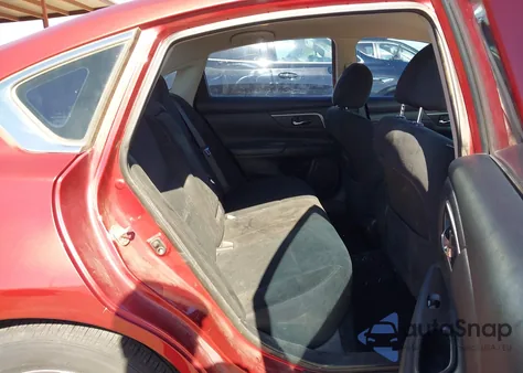 2015 Nissan Altima 2.5 S из США, поврежденный, VIN 1N4AL3AP8FC596187